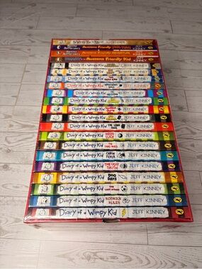 Diary of a Wimpy Kid Complete Hardcover Boxed Set - Multicolor